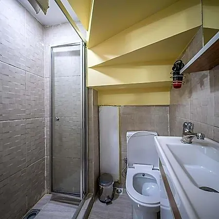Cihangir Hotel *